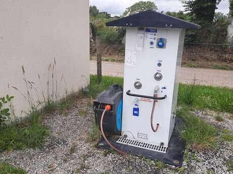 Aire de stationnement et de service de Saint-Pierre-Bénouville