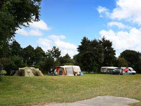 Aire naturelle de camping - La Ferme des Granges