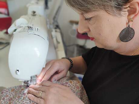 Du champ à l’aiguille, venez coudre la douceur du lin aux Créations de Lutinette.