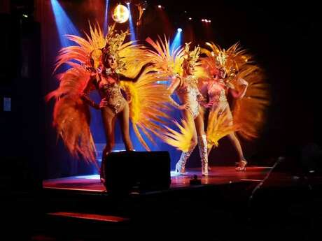 Déjeuner ou dîner spectacle transformiste Revue de voyage