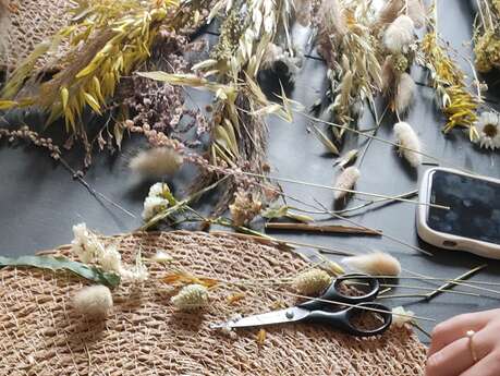 Couronne de fleurs séchées