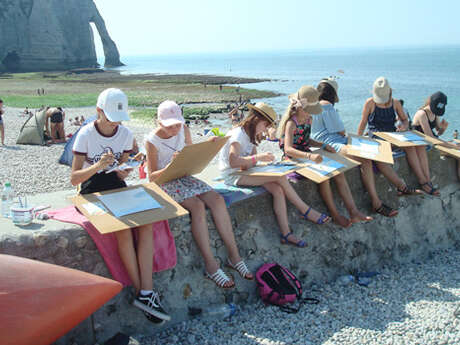 L'Explorateur : Les rendez-vous famille - Initiation à l'aquarelle (à Etretat)