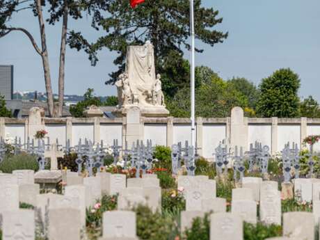 Le cimetière communal de Petit-Quevilly, sur les traces de la Seconde guerre mondiale - Visite guidée