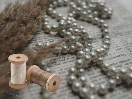 Atelier du Carrefour du Lin : création de bijoux en lin tissé et perles