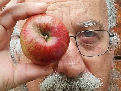 Exposition autour de la pomme et des fruits de pressoir