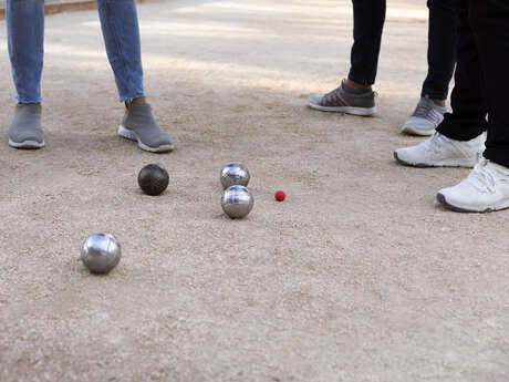 [Concours de pétanque]