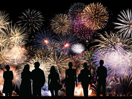 Fête communale de Canville les deux églises avec marché artisanal/ retraite aux flambeaux avec défilé de majorettes/ retraite aux falmabeaux et feu d'artifice