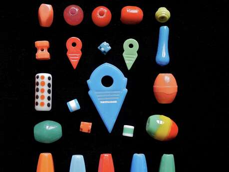 Mots Perlés - Musée de la perle de verre ancienne