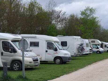 Aire d'accueil municipale de camping-car Saint Maurice Etusson