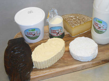 GAEC Blanchecoudre - Fromagerie Le Petit Trèfle Fuzeau Jacques, Hervé et Christian et BRIAND Cécile