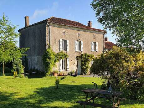 Chambre d'hôtes "Wisteria House - La Maison des Glycines"