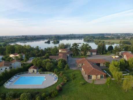 Vacances en famille au bord de l'étang