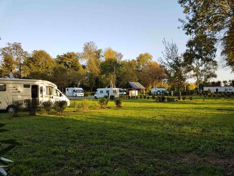 Aire camping-car park de Bazouges Cré sur Loir