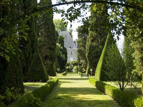 Jardins du château de Bazouges sur le Loir