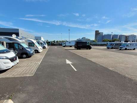 AIRE DE STATIONNEMENT ET DE SERVICE PARKING DU THEATRE