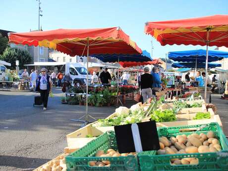 Marché le lundi et le samedi à Sablé-sur-Sarthe
