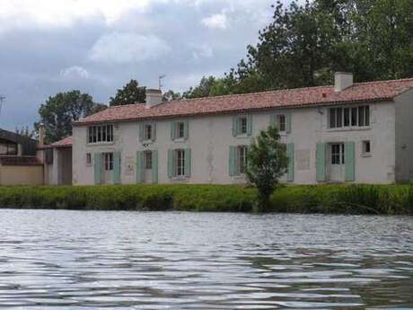 Maison traditionnelle en bordure de Sèvre Niortaise