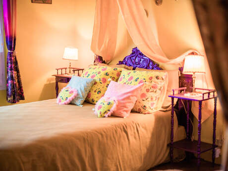 The Vintage Bed and Broc, The Yellow Suite