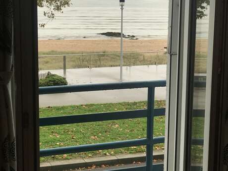 APPARTEMENT FACE MER