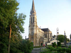 Basilique Notre Dame du Chêne