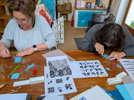 Découverte de la technique de la LINOGRAVURE avec Suzanne.