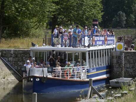 Croisière apéritive sur le bateau promenade l'Hirondelle - Grez-Neuville