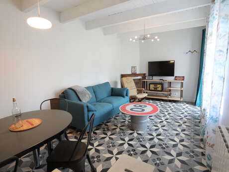 MEUBLÉ PLACE AU REPOS