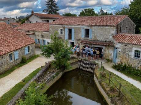 LE MOULIN EXPLIQUE AUX ENFANTS