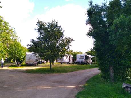 AIRE DE CAMPING CAR LA FERME DU MARAIS POITEVIN