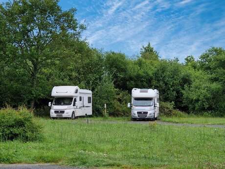 ÉTAPE FRANCE PASSION - AIRE DE CAMPING-CAR MELLI OUEST