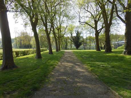 Aire de camping-car à Grez-Neuville