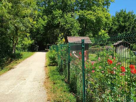 AIRE DE PIQUE-NIQUE LES JARDINS FAMILIAUX - PONT DE PISSOTTE