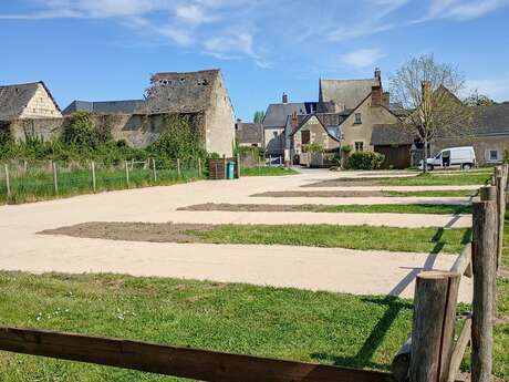 Aire de stationnement et de services camping-cars