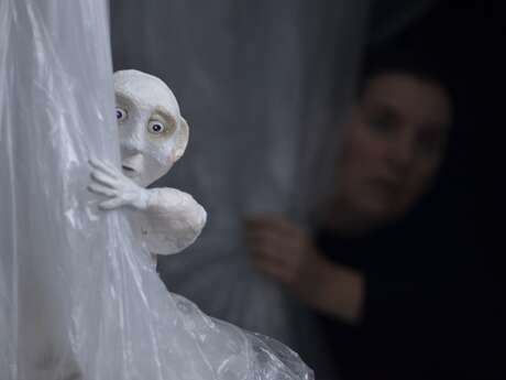 Spectacle et atelier dans l'expositon Bienvenue à Paplaland