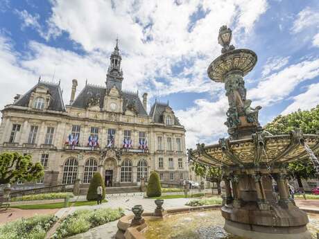 Fontaine de la place de l'Hôtel de Ville