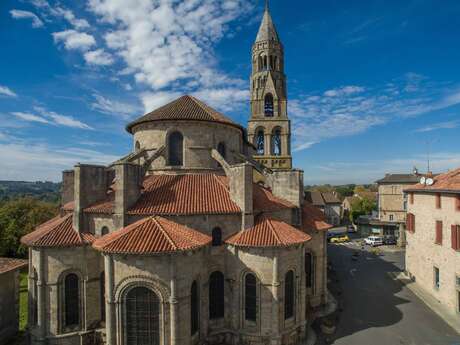 Collégiale romane de Saint-Léonard de Noblat inscrite au patrimoine mondial de l'UNESCO