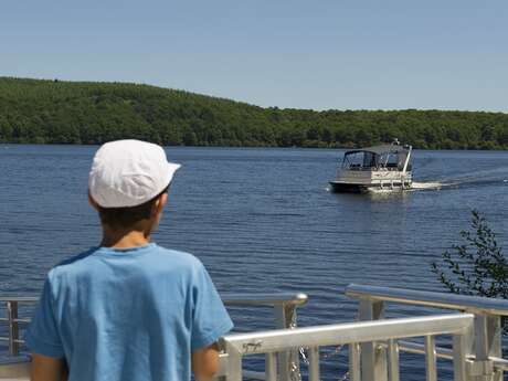 Bateau Navette du Lac de Vassivière