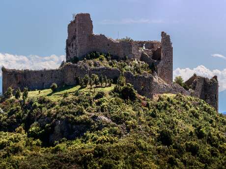VISITE GUIDÉE DU CHÂTEAU D'AGUILAR VISITE GUIDÉE DU CHÂTEAU D'AGUILAR