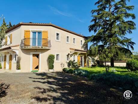 VILLA CYPRÉS