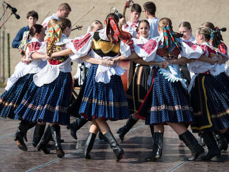 FESTIVAL INTERNATIONAL DU FOLKLORE
