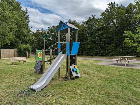 Aire de jeux pour enfants de Saint-Julien-le-Faucon