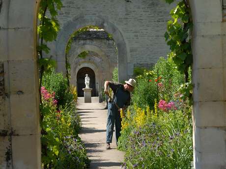 Canon castle gardens