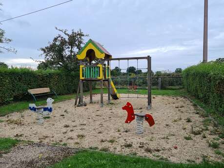 Aire de jeux pour enfants du Mesnil-Germain