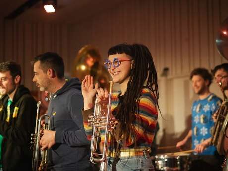 Les Promenades musicales du Pays d'Auge 31e Edition : Inattendu par Nola Rennes Experience au marché de Lisieux