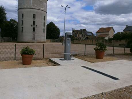 Aire de stationnement et de service - Halle médiévale de Saint-Pierre-sur-Dives