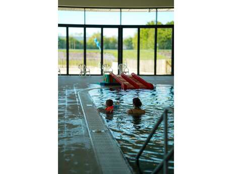 Leçon de natation à la Piscine de Saint-Pierre-en-Auge