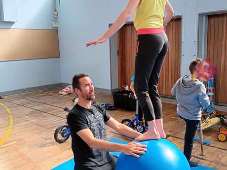 Atelier cirque "Equili'jongle"
