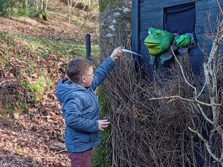 Enquête policière parents/enfants - Qui a volé les œufs de Paulette la rainette ?