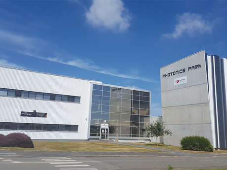 Visite d'une tour de fibrage chez Photonics Bretagne