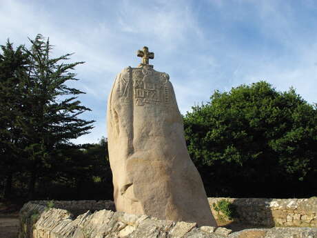 Menhirs et chapelles